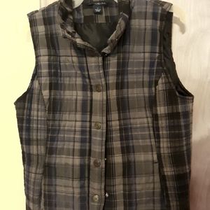 Womens plaid vest. Size medium.